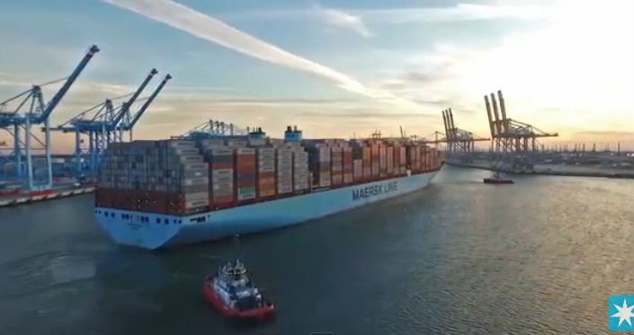 Rekordowa liczba kontenerów na Madison Maersk. Statek wypływa z Rotterdamu (wideo) - GospodarkaMorska.pl