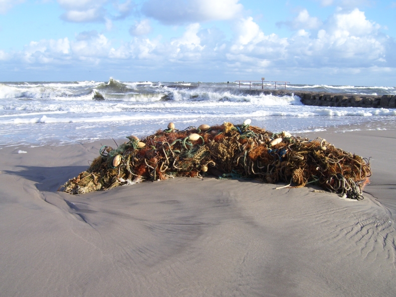 268 ton sieci widm udało się wyłowić z Bałtyku - GospodarkaMorska.pl
