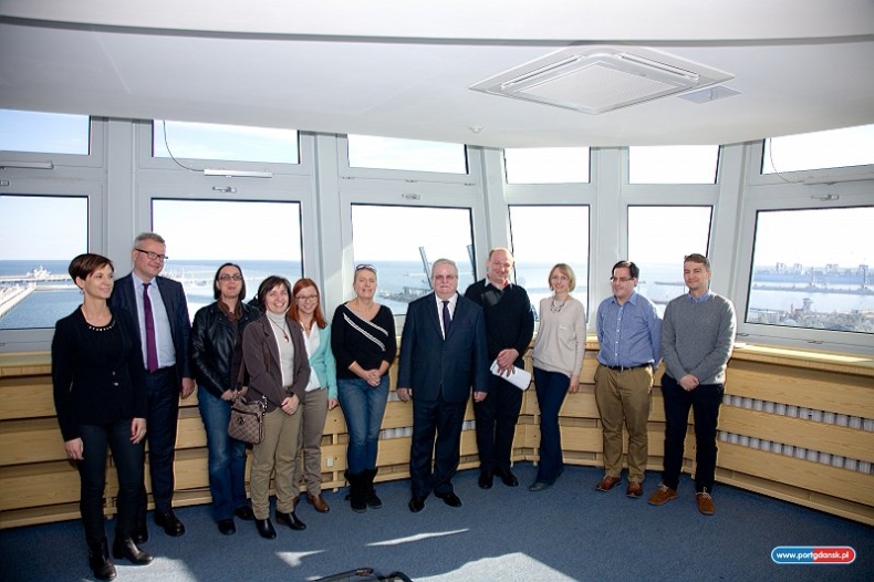 Delegacja ministerialna w Porcie Gdańsk - GospodarkaMorska.pl