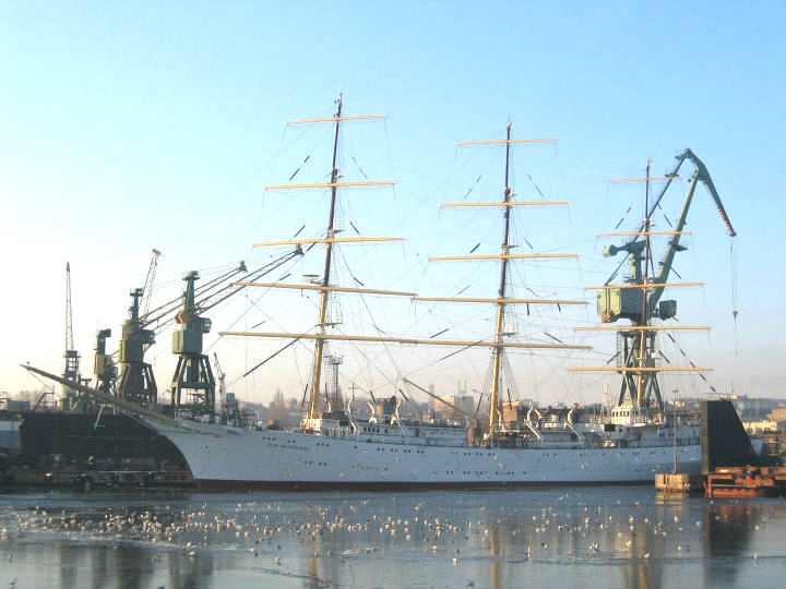 Nauta wyremontuje Dar Młodzieży - GospodarkaMorska.pl