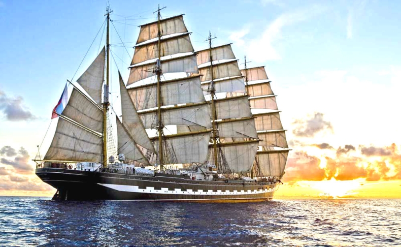 Gigant w Świnoujściu. Zwiedzanie za darmo! - GospodarkaMorska.pl