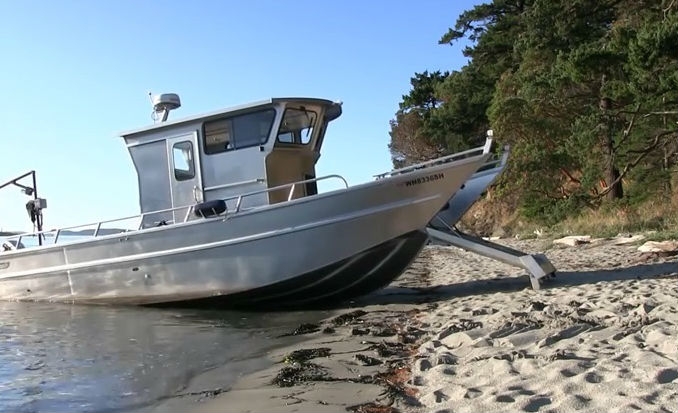 Rewolucja w cumowaniu? Zobacz pełzającą łódź (wideo) - GospodarkaMorska.pl