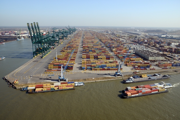 Czołowy port Europy zainwestuje 1,5 mld euro w rozbudowę - GospodarkaMorska.pl