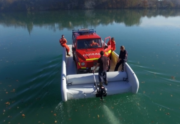 Niezatapialna łódka, która może zrewolucjonizować transport - GospodarkaMorska.pl