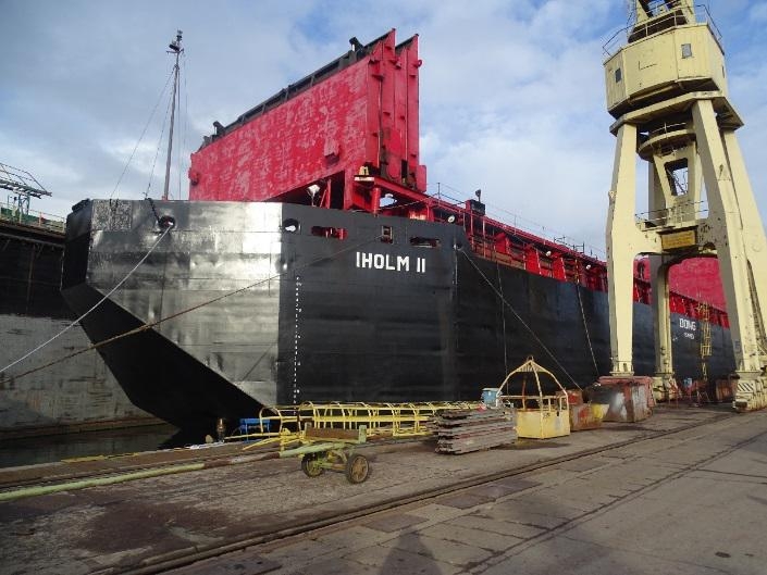 Remonty bliźniaczych statków w MSR Gryfii - GospodarkaMorska.pl