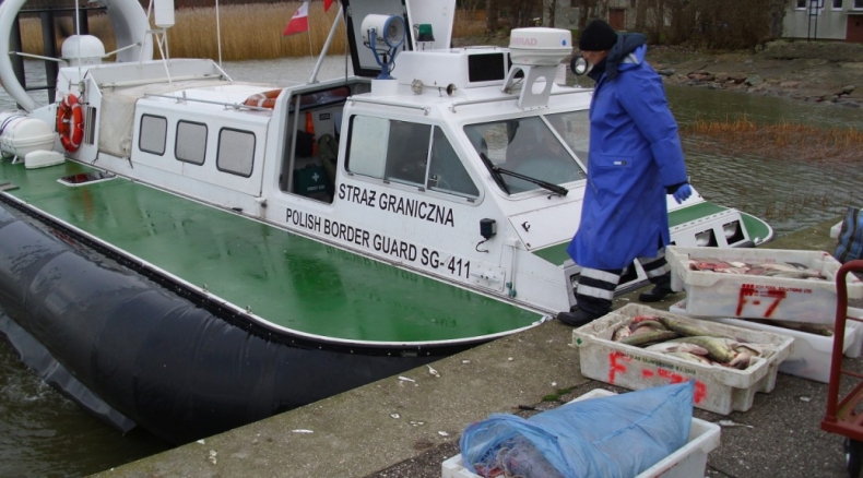 Nielegalne połowy na Zalewie Wiślanym - GospodarkaMorska.pl
