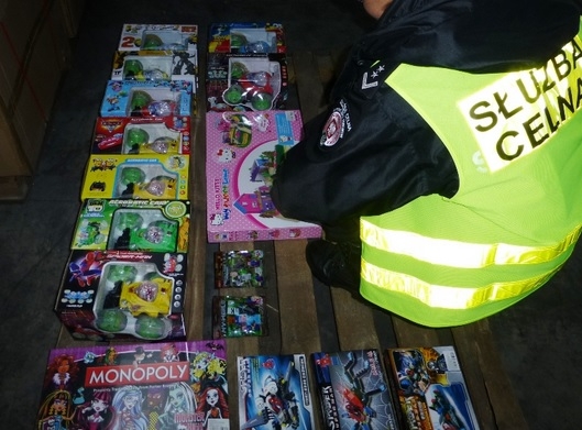 Kontener podrabianych zabawek w gdańskim porcie - GospodarkaMorska.pl