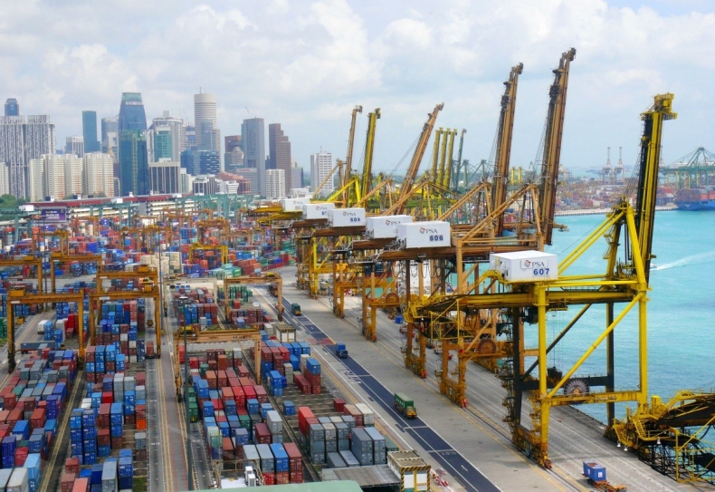 Singapur silniejszy dzięki sprzedaży Neptun Orient Lines - GospodarkaMorska.pl