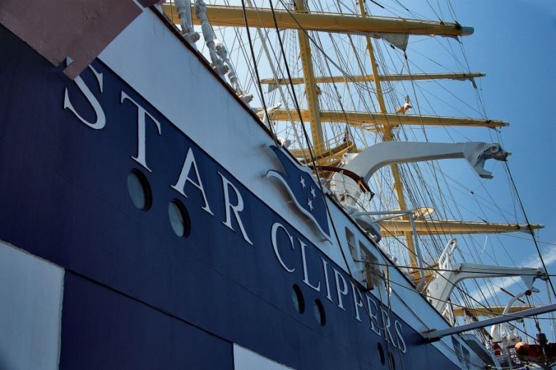 Położenie stępki pod budowę największego żaglowca świata - GospodarkaMorska.pl