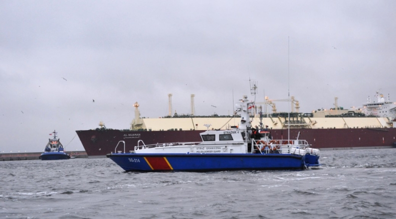 Jednostki Straży Granicznej zabezpieczały metanowiec - GospodarkaMorska.pl