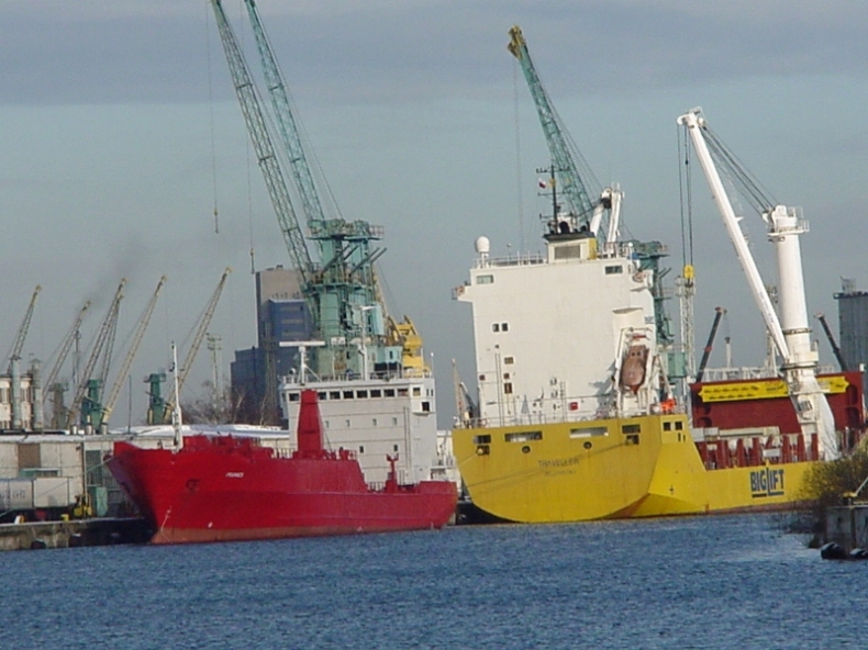 Spadek przeładunków w Porcie Szczecin-Świnoujście - GospodarkaMorska.pl