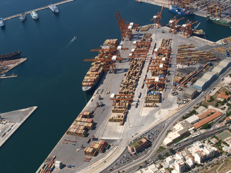 W grze o port w Pireusie pozostali już tylko Chińczycy - GospodarkaMorska.pl