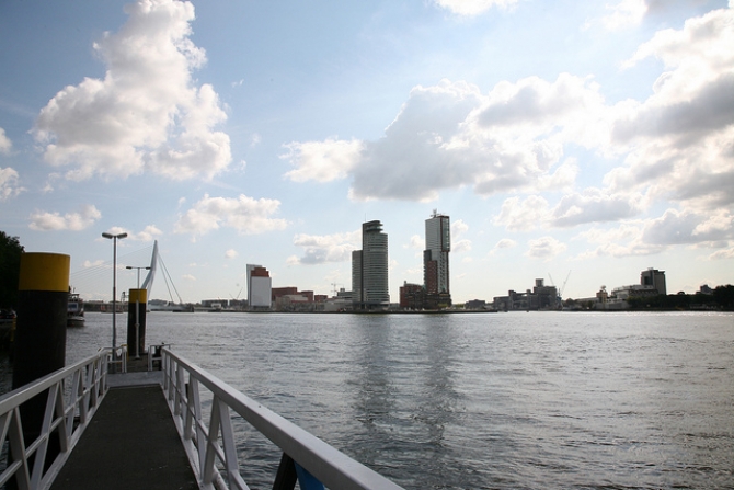 Port w Rotterdamie przyznaje zniżki na paliwo LNG - GospodarkaMorska.pl