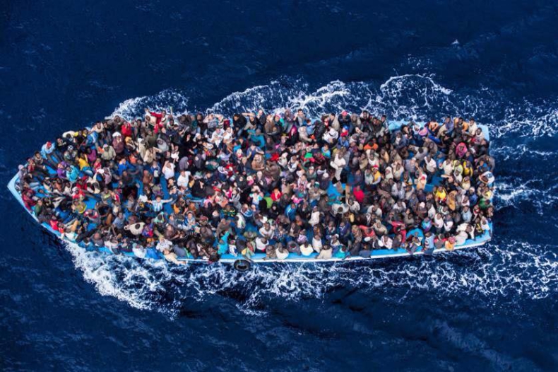 Szwedzi czarterują statek do zakwaterowania uchodźców - GospodarkaMorska.pl