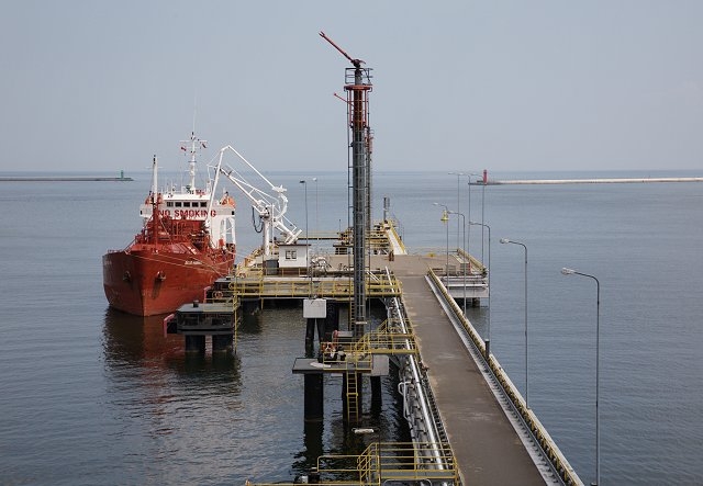 Przewozy niebezpieczne i szkodliwe - nowe regulacje - GospodarkaMorska.pl