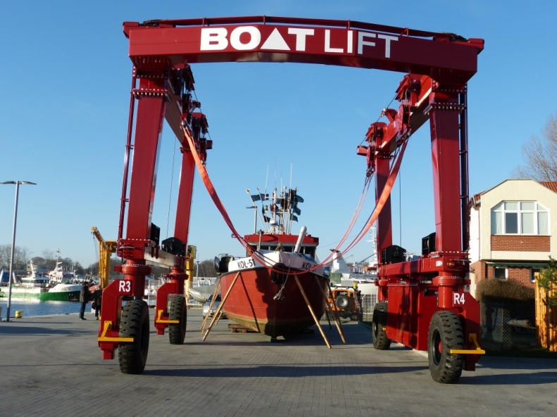 Kołobrzeg z nowym dźwigiem portowym - GospodarkaMorska.pl