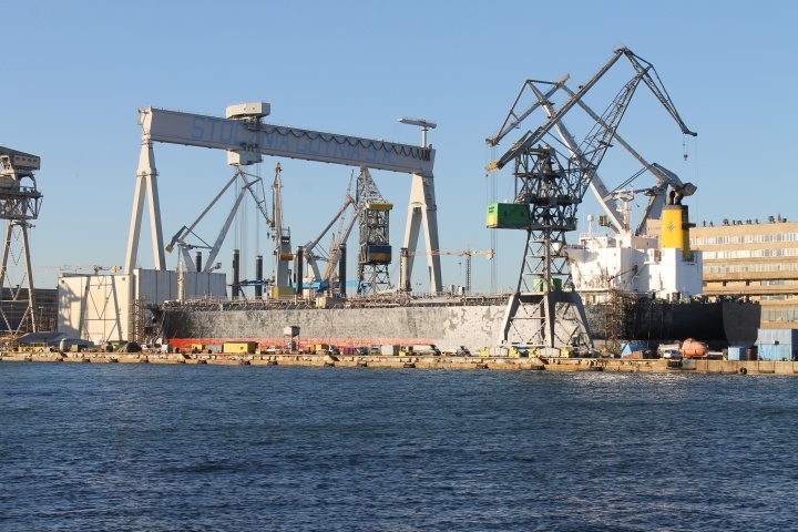 Remont High Prosperity w Stoczni Nauta - GospodarkaMorska.pl