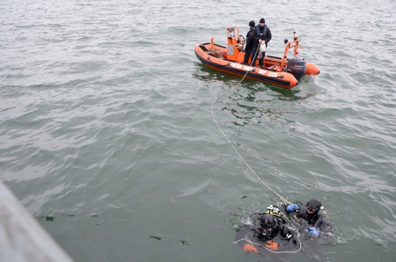 Przegląd podwodnej części kadłuba ORP Wodnik - GospodarkaMorska.pl