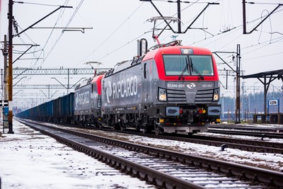 Pierwsze trzy nowoczesne lokomotywy Vectron przyjechały do Poznania - GospodarkaMorska.pl