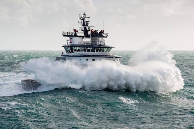 Imponujące manewry na wzburzonym morzu (wideo) - GospodarkaMorska.pl