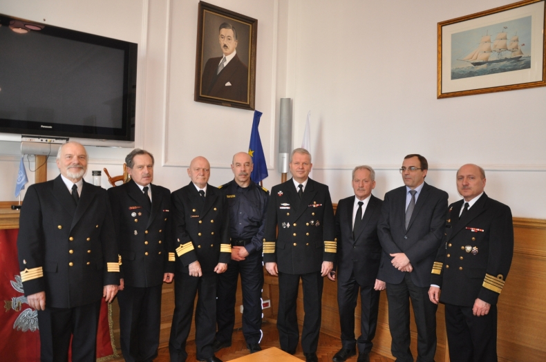 Współpraca MOSG z urzędami morskimi - GospodarkaMorska.pl