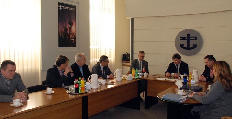 Monografia o Odrzańskiej Drodze Wodnej - GospodarkaMorska.pl