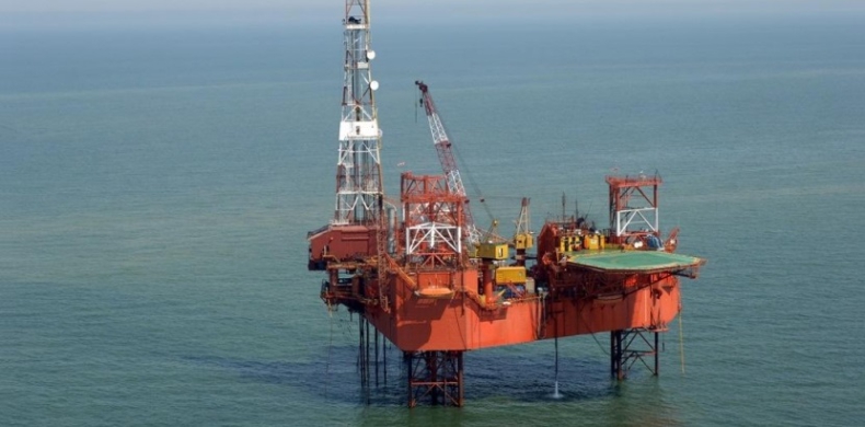 Cena ropy naftowej może spaść 15 dolarów za baryłkę - GospodarkaMorska.pl