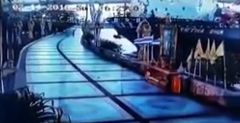 Statek zmiażdżył nabrzeże (wideo) - GospodarkaMorska.pl