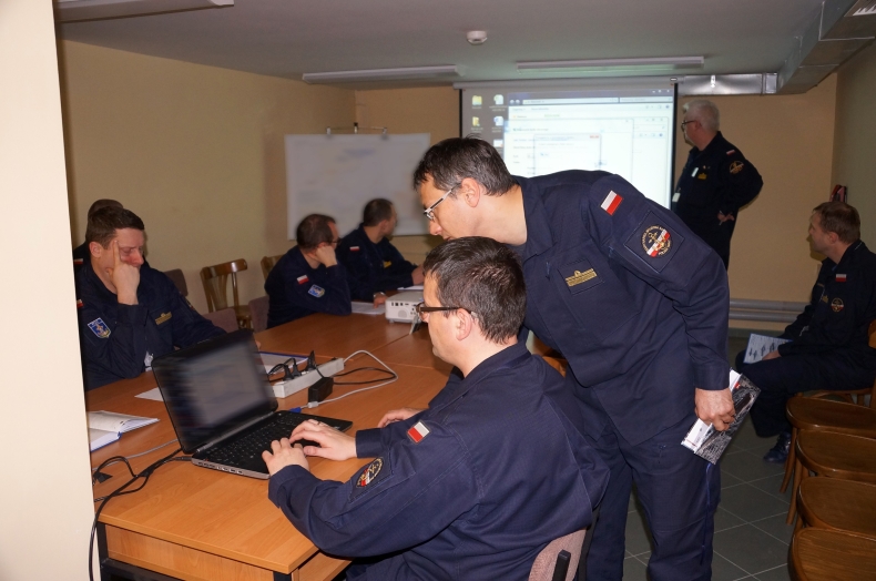 Trening sztabowy w 8. FOW - GospodarkaMorska.pl