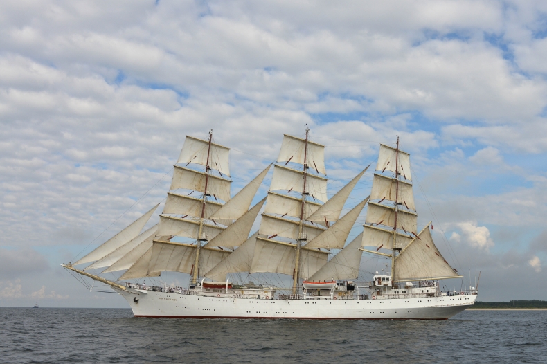 Pożegnanie „Daru Młodzieży” - GospodarkaMorska.pl