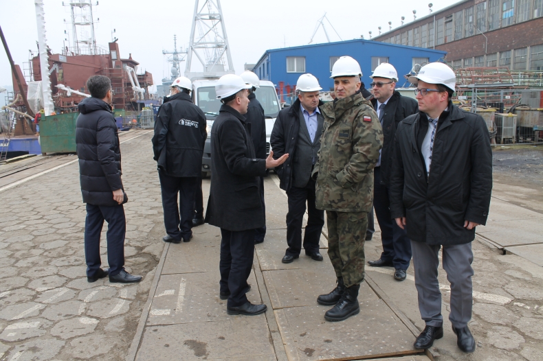 Szef Inspektoratu Uzbrojenia odwiedził Stocznię Nauta - GospodarkaMorska.pl