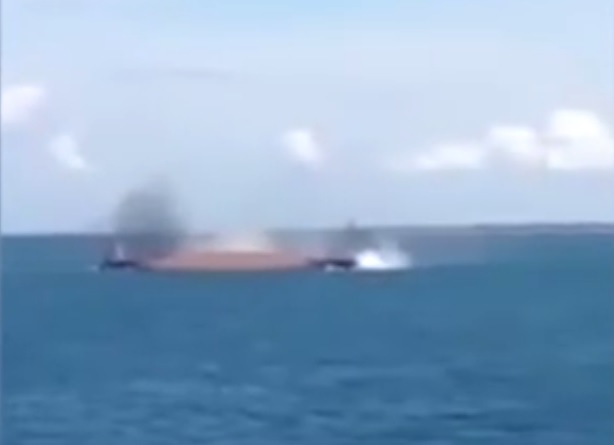 Dramatyczne wideo. Statek zatonął na oczach gapiów - GospodarkaMorska.pl