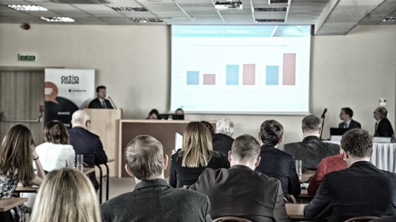 Jak osiągnąć zrównoważony rozwój? O tym mówiono w pierwszym dniu Transport Week - GospodarkaMorska.pl