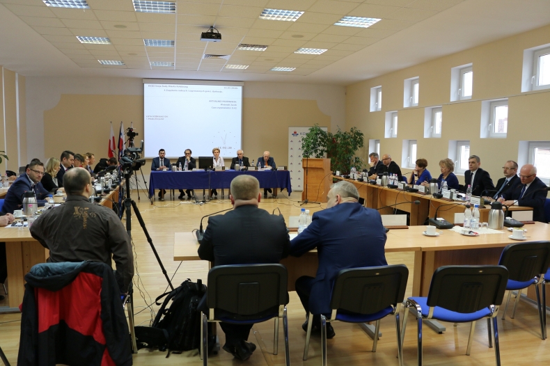 Kołobrzeg: nadzwyczajna Sesja Rady Miasta z Ministrem Markiem Gróbarczykiem - GospodarkaMorska.pl