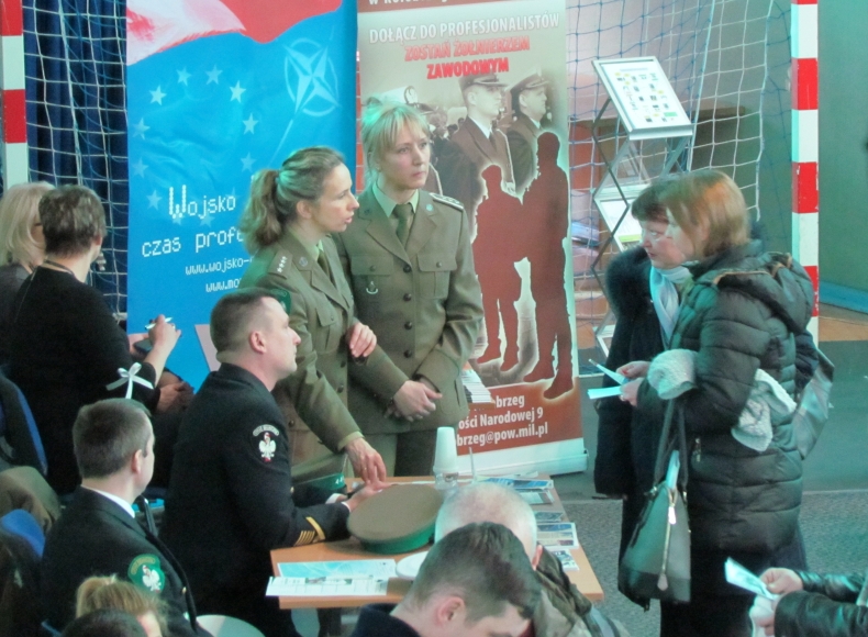 Straż Graniczna na targacha pracy w Kołobrzegu - GospodarkaMorska.pl
