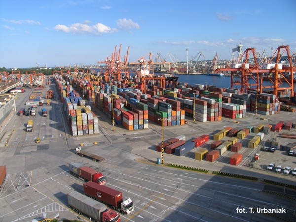 Partyjna miotła w radzie nadzorczej Portu Gdynia - GospodarkaMorska.pl