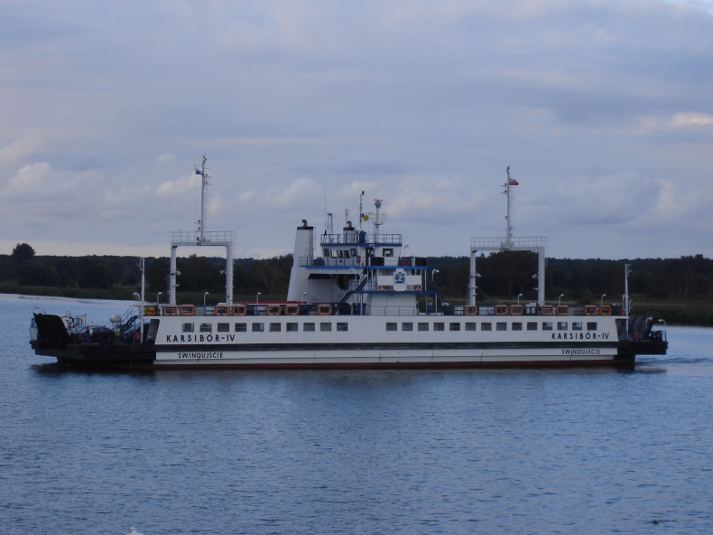 Na przeprawie w Świnoujściu pojawił się trzeci prom - GospodarkaMorska.pl