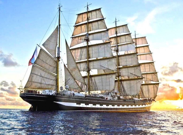 Gigantyczny żaglowiec znowu w Polsce - GospodarkaMorska.pl