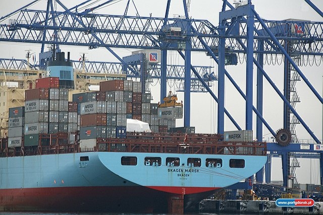 Kłopoty lotniczego i morskiego cargo - GospodarkaMorska.pl