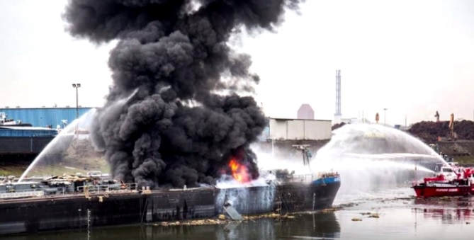 Eksplozja na tankowcu. Są ofiary śmiertelne (wideo) - GospodarkaMorska.pl