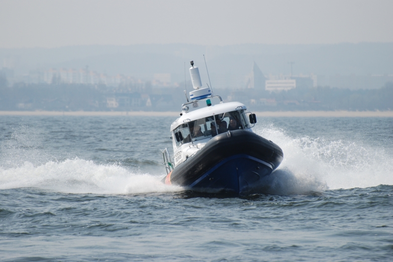 Szyper z promilami, bez dokumentów przez morską granicę - GospodarkaMorska.pl