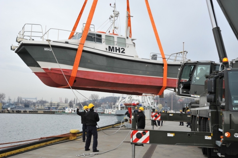Motorówki hydrograficzne na wodzie - GospodarkaMorska.pl