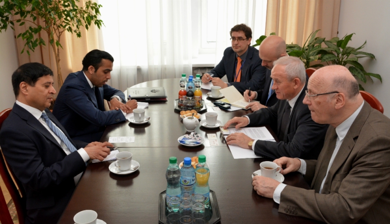 Minister Tchórzewski spotkał się z ambasadorem Kataru. Rozmawiali o dalszej współpracy w sprawie dostaw gazu LNG - GospodarkaMorska.pl