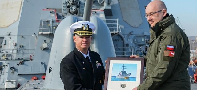 Wiceminister Grabski na USS Donald Cook - GospodarkaMorska.pl