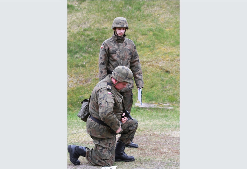 Szkolenie żołnierzy rezerwy w 8.FOW - GospodarkaMorska.pl