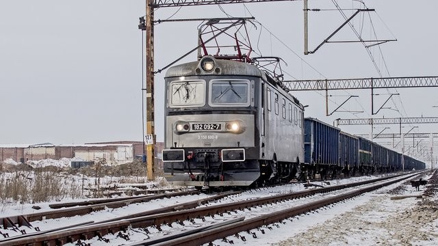 PKP PLK chce zwiększyć prędkość pociągów towarowych - GospodarkaMorska.pl