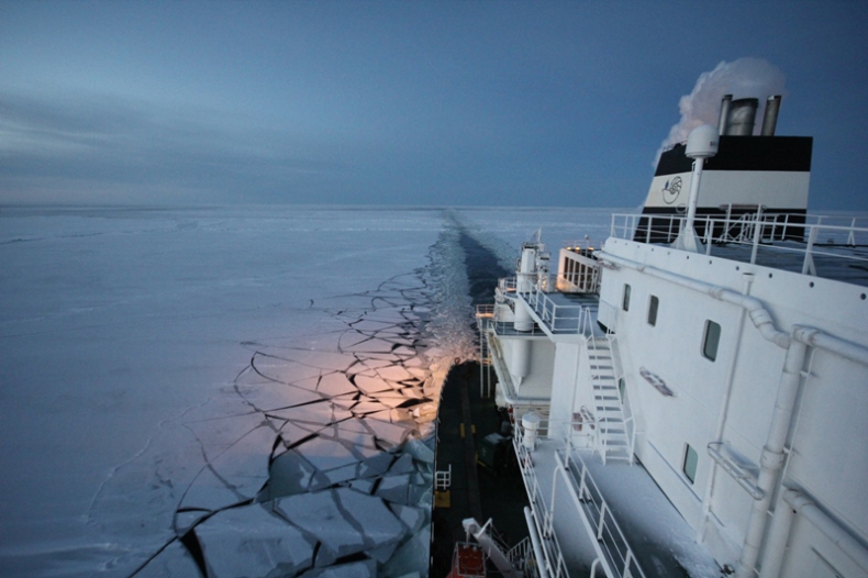 Chiny chcą wysyłać więcej statków szlakiem arktycznym - GospodarkaMorska.pl