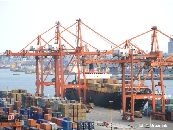 Stawka VAT 0% - dostawa części dla jednostek pływających przez podwykonawców - GospodarkaMorska.pl