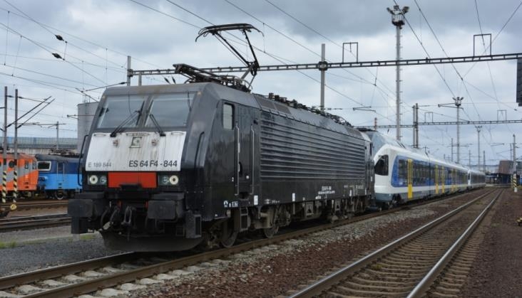 Ciekawy transport w PKP Cargo. Przewiozą pociągi z Polski na Węgry - GospodarkaMorska.pl