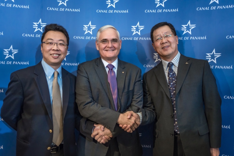 Chiński statek zainauguruje żeglugę przez rozbudowany Kanał Panamski - GospodarkaMorska.pl